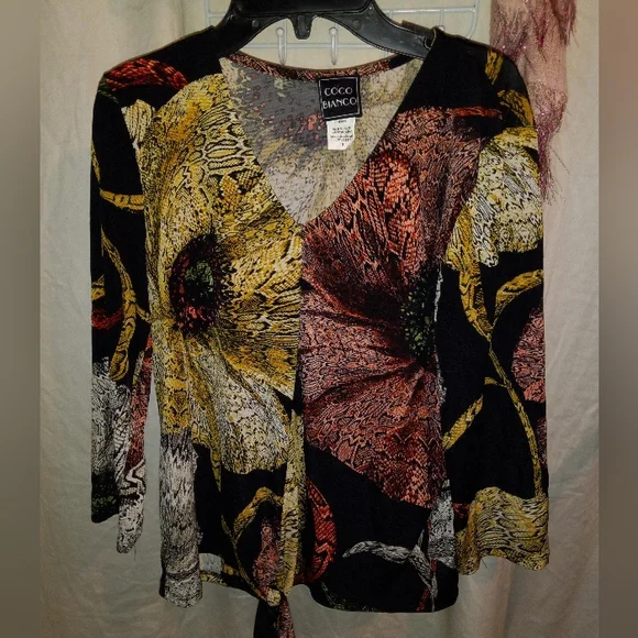CoCo Bianco multi color graphic design pattern small long sleeve Blouse - Picture 7 of 9
